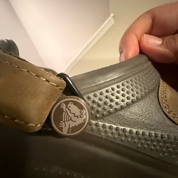 Crocs Men's Brown Leather Casual  Clogs Sz 13 - Picture 8 of 9